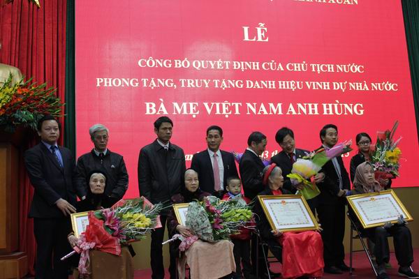 Công ty CADI-SUN phụng dưỡng các Mẹ Việt Nam Anh Hùng 
